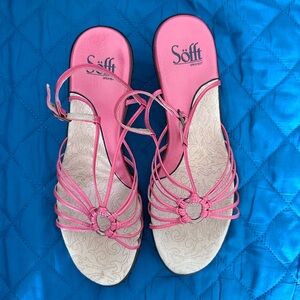 Sofft Salmon Colored Strappy Sandals with Soft Leather